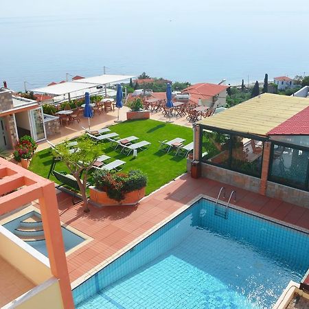 Hotel Vicky II Plomari Buitenkant foto