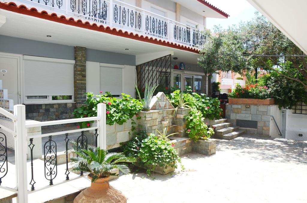 Hotel Vicky II Plomari Buitenkant foto