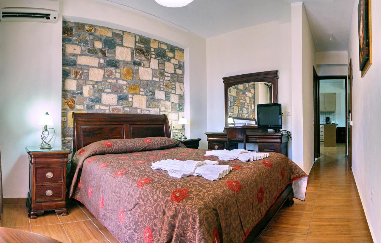 Hotel Vicky II Plomari Buitenkant foto