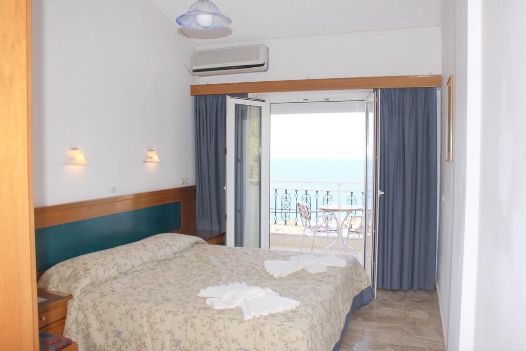 Hotel Vicky II Plomari Buitenkant foto
