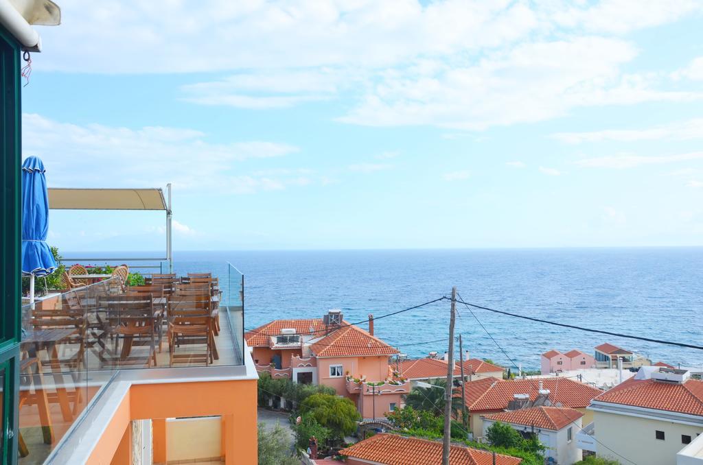 Hotel Vicky II Plomari Buitenkant foto