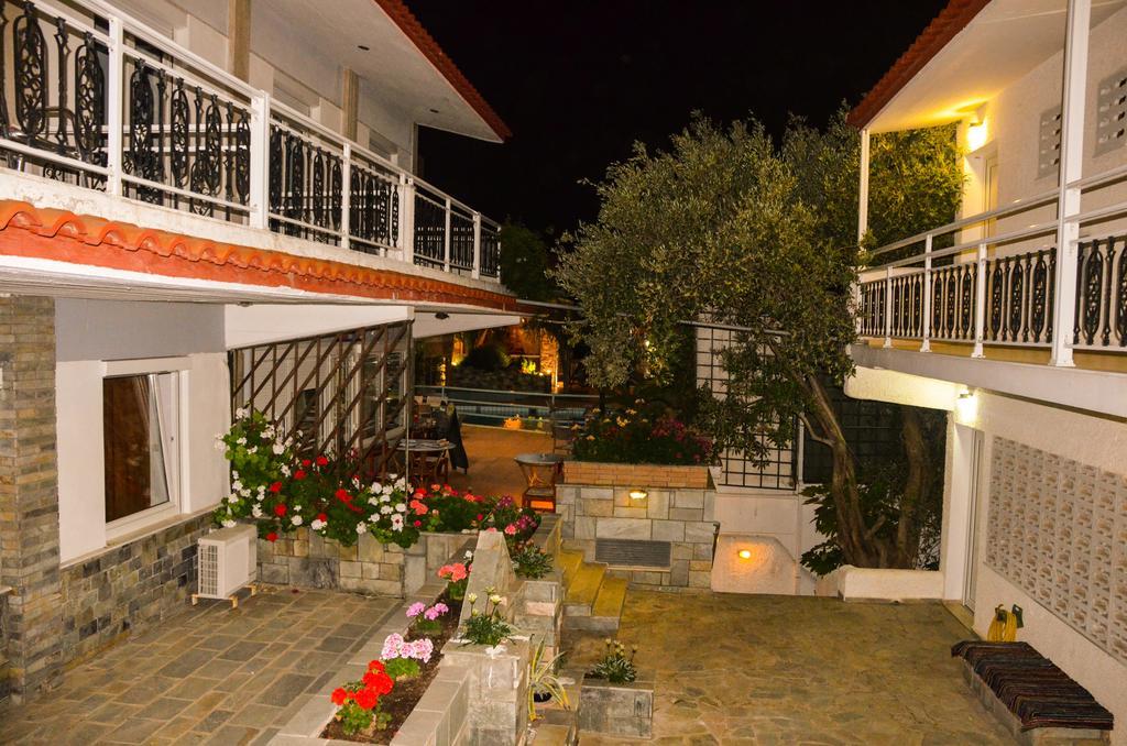 Hotel Vicky II Plomari Buitenkant foto